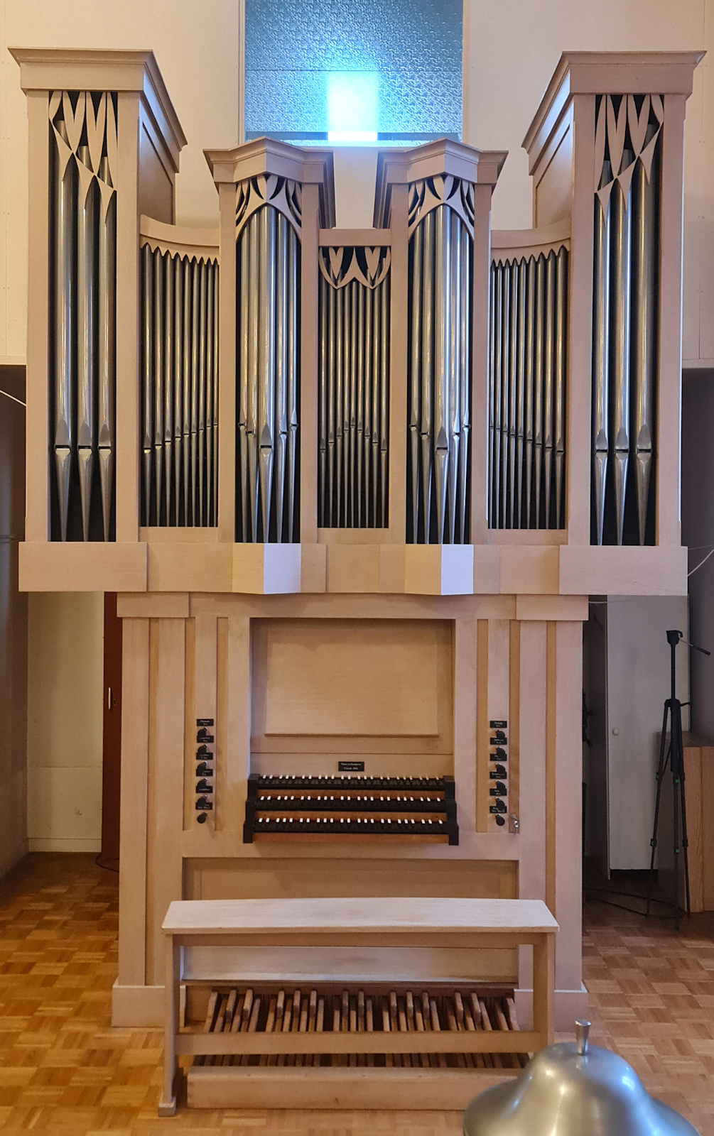 Fama & Raadgever Orgel (1984, 9/IIIP) zum verkaufen