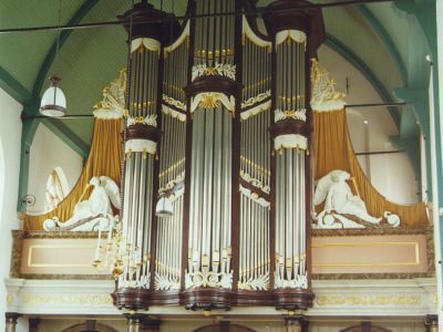 Strijen, P.K.N. Nederlandse Hervormde Dorps- of St. Lambertuskerk (33/II/P, 1975)